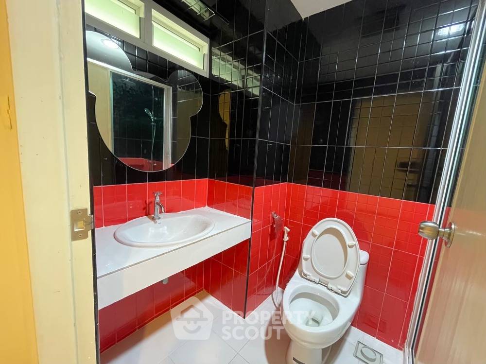 picture 3-BR Condo at Baan Thanarak Nonthaburi near MRT Bang Krasor (ID 1879147) - 6/9