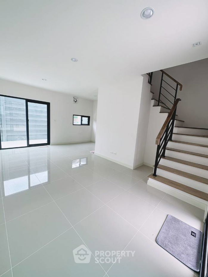 picture 3-BR Townhouse at Baan Klang Muang Suksawat in Bang Phueng (ID 1790609) - 4/18