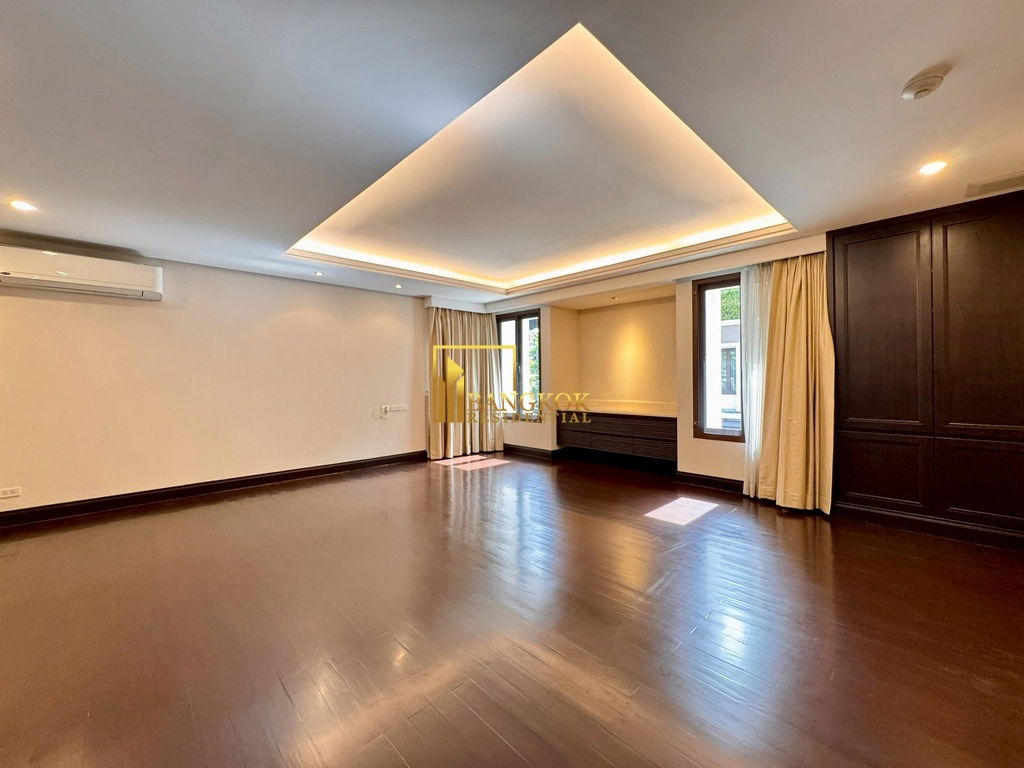 รูป Baan Sukhumvit 18 - Stunning 4 Bed House With Private Pool - BR28270SH - รูปที่ 19/53