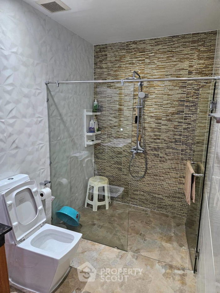 picture 3-BR Condo at Casalunar Paradiso in Saen Suk (ID 2238078) - 20/27