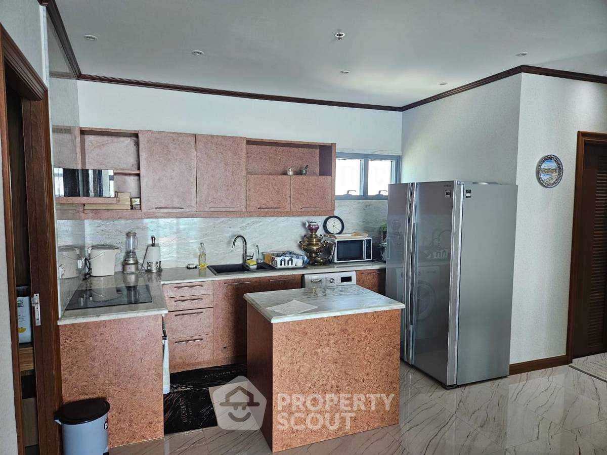 picture 3-BR Condo at Casalunar Paradiso in Saen Suk (ID 2238078) - 3/27