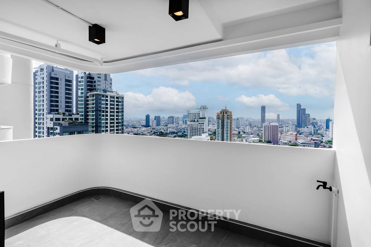 picture BRAND NEW PENTHOUSE WITH CITY AND RIVER VIEWS BEHIND EMQUARTIER IN PHROM PHONG (ID 1491574) - 24/40
