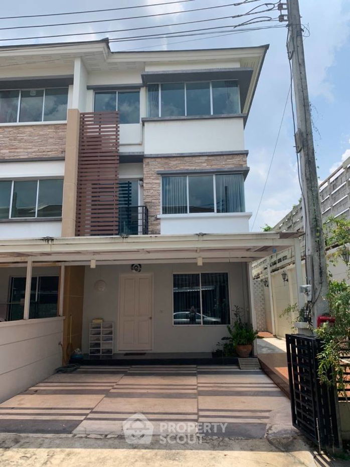picture 3-BR Townhouse at Town Plus Kaset - Nawamin in Nuan Chan (ID 1819634) - 1/16