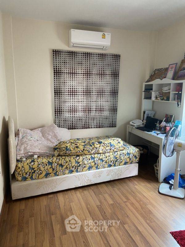 picture 3-BR House at Nonnicha Phra Nangklao Bridge near MRT Sai Ma (ID 2150311) - 8/10