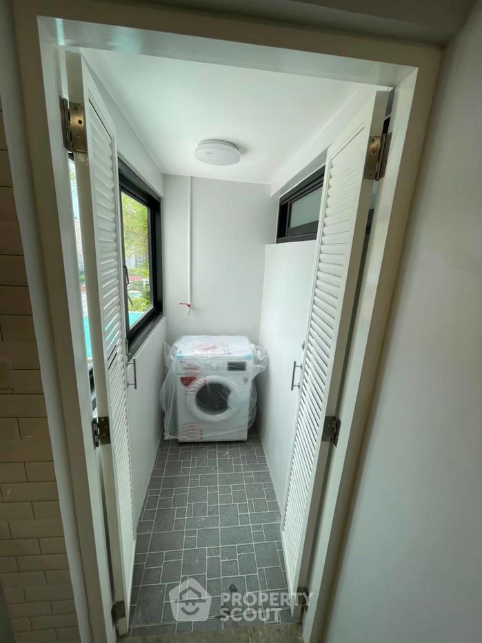 picture 3-BR Condo at Ruamjai Heights Condominium near ARL Makkasan (ID 2116132) - 28/28