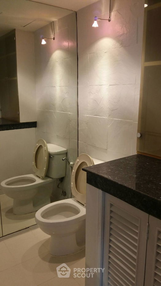 picture 1-BR Condo at The Grand Regent Condominium near BTS Ratchadamri (ID 738935) - 3/6