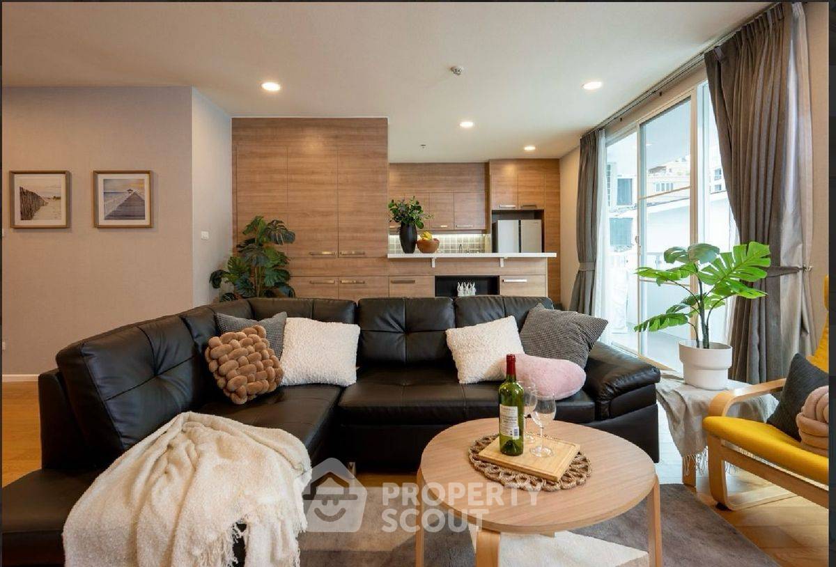 รูป คอนโด 1-ห้องนอน ที่ วิลล่า สิกขรา คอนโดมิเนียม ใกล้ พร้อมพงษ์ (ID 2238948) - รูปที่ 2/12