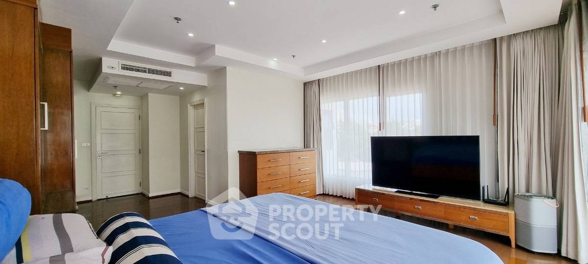 picture 2-BR Condo at Baan Haad Uthong Condominium close to Phratamnak (ID 2137052) - 10/28