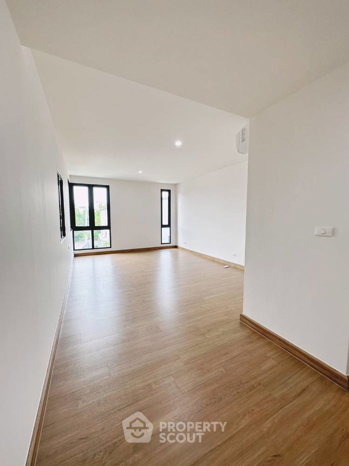 picture 3-BR Townhouse at Baan Klang Muang Suksawat in Bang Phueng (ID 1790609) - 15/18