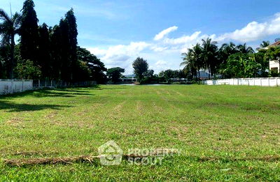 Land for sale Petchburi : 2,400 m² Land for Sale close to The Venezia (ID 1146817)