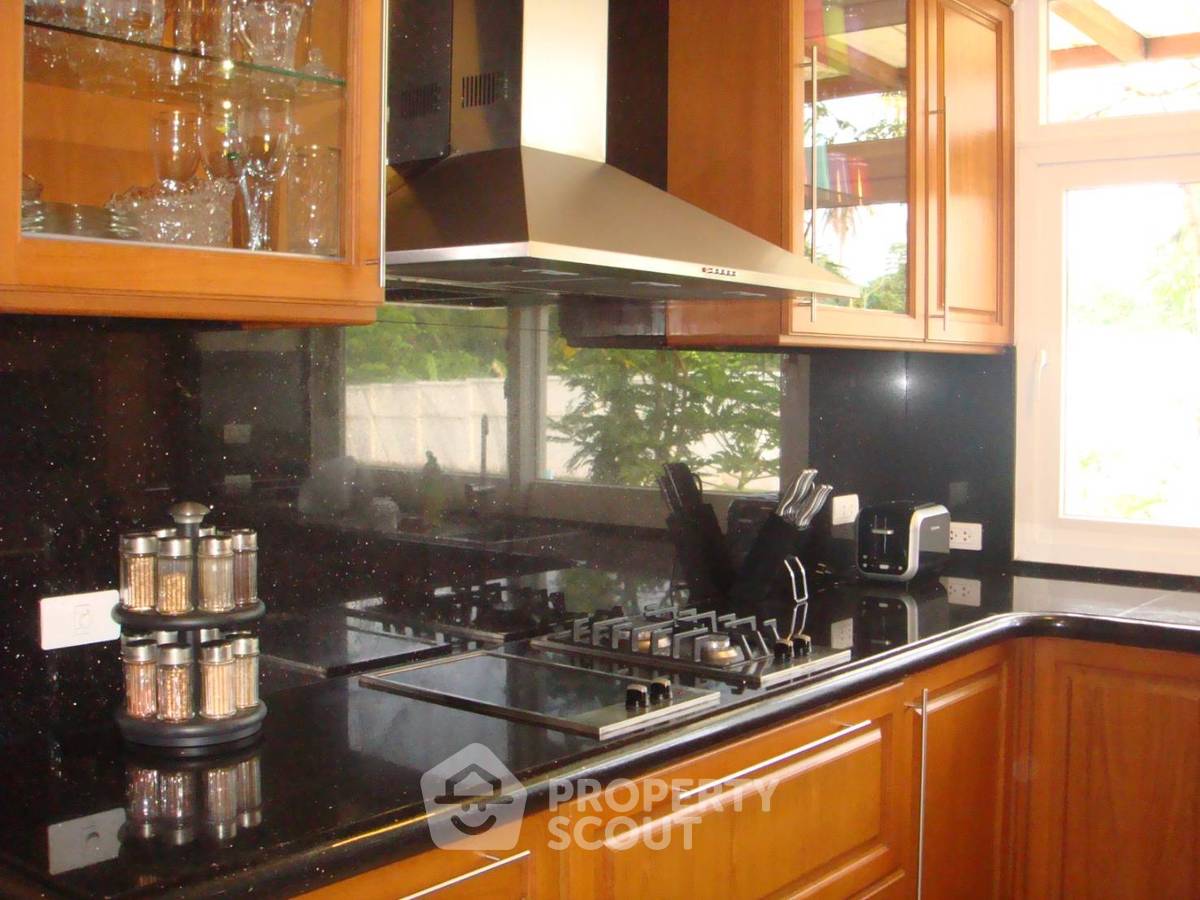 picture 3-BR Villa at Baan Talay Pattaya in Na Chom Thian (ID 2110570) - 4/16