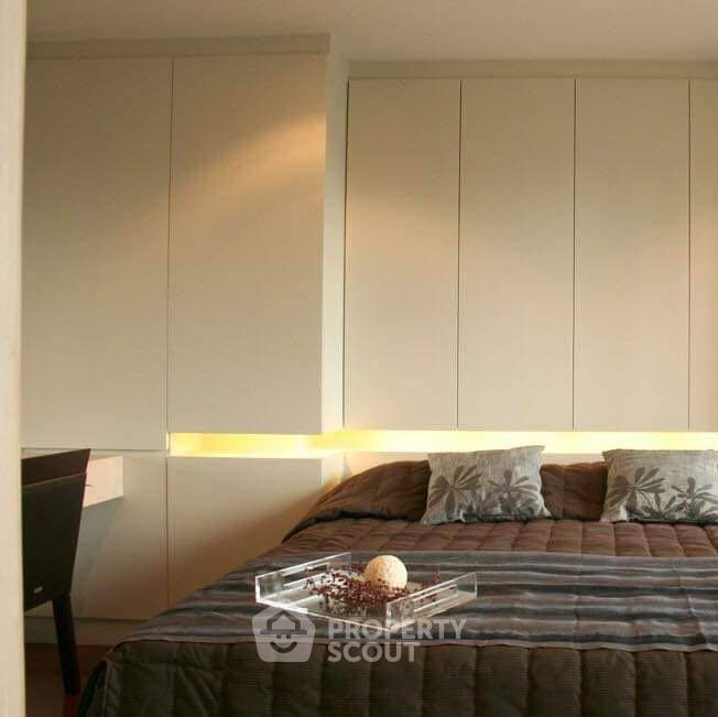 picture 3-BR Condo at Wittayu Complex near BTS Phloen Chit (ID 813788) - 2/4