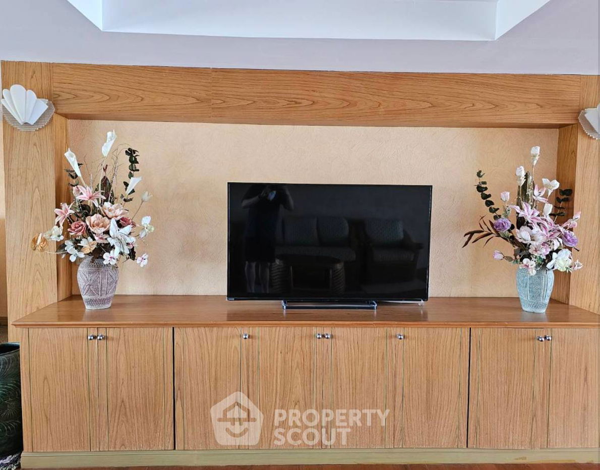 picture 3-BR Condo at Milford Paradise close to Eureka Beach Cafe Hua-Hin (ID 1995458) - 2/16