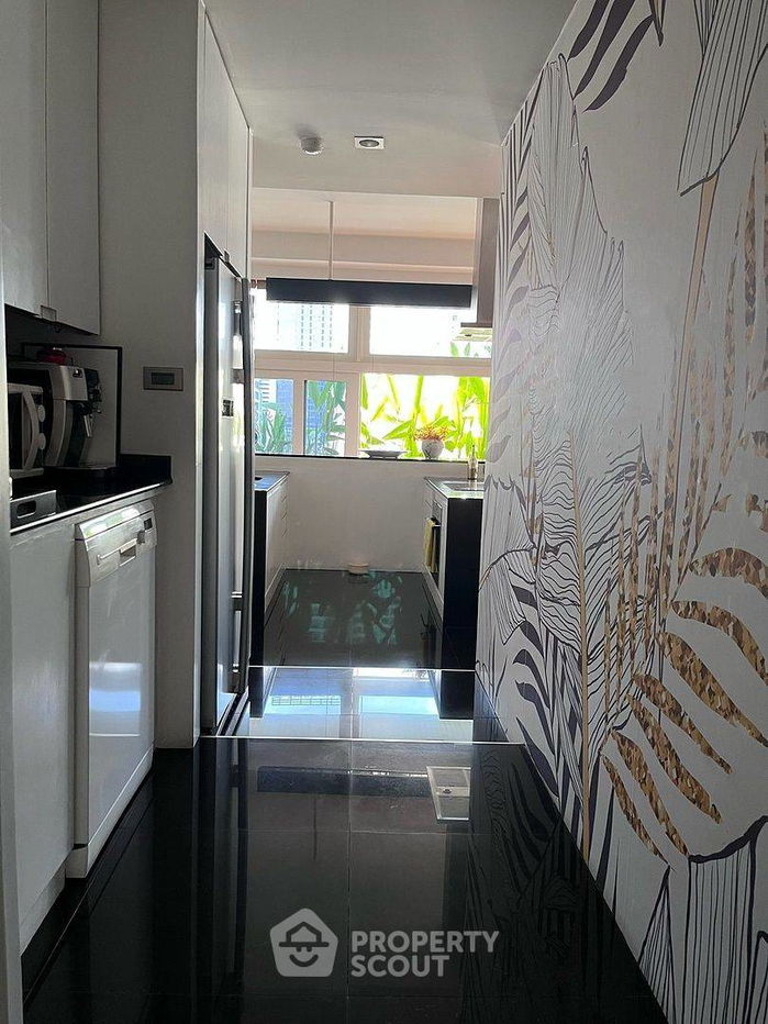 picture 2-BR Condo at Sukhumvit House Condominium near MRT Sukhumvit (ID 1065647) - 9/11