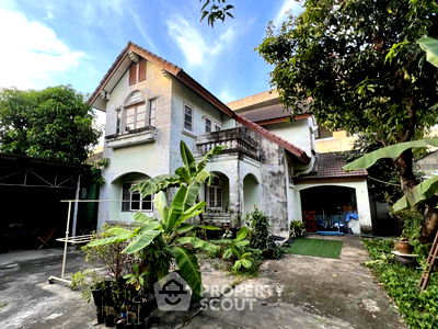Houses for sale Borommaratchachonnani Rd. : 2-BR House in Taling Chan (ID 1928537)