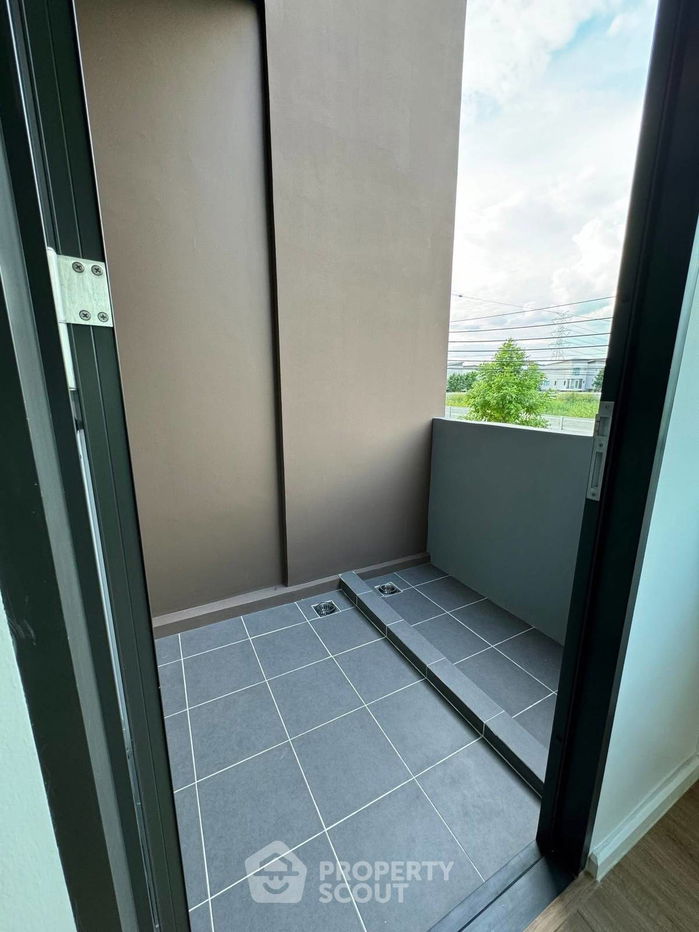 picture 3-BR Townhouse at Baan Klang Muang Rama 9-Krungthep Kreetha close to Suvarnabhumi Airport (ID 2285501) - 19/38