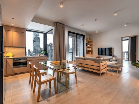 ✅ ✅ The Lofts Silom , Super Luxury 2 ห้องนอน ตกแต่งสวย พร้อมเข้าอยู่ ติดต่อไลน์ @bktasset โทร 095-325-8928