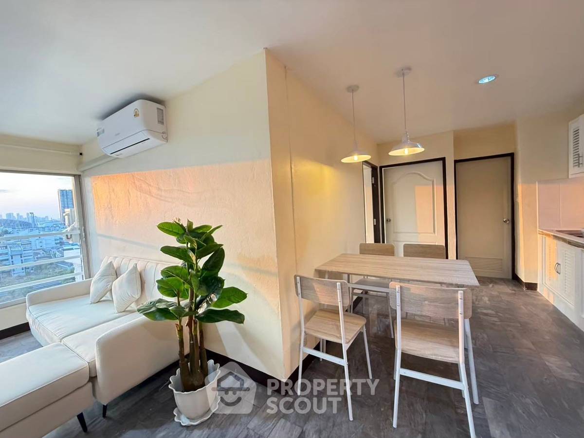 picture 2-BR Condo at Baan Sukhothai Ramklamhaeng Condominium close to Ramkhamhaeng (ID 2295108) - 6/12