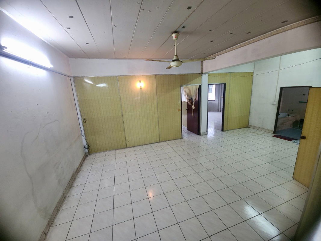 picture The Only 2-Unit Building That Serves Both Home & Business Needs!  2.5-Storey Commercial Building – Fully Renovated at Sritong 2 Village - 7/13