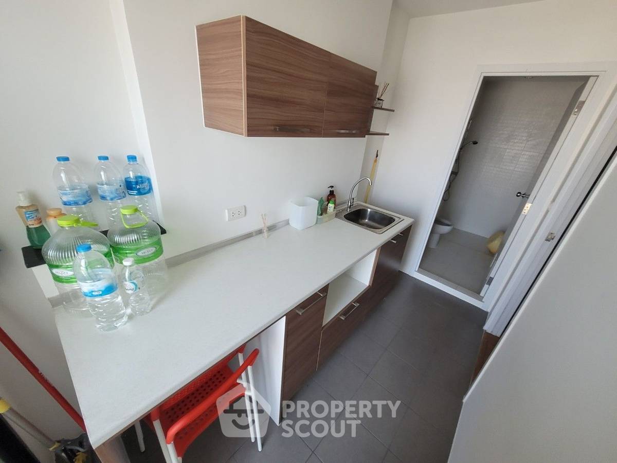 picture 2-BR Condo at The Tree Interchange near MRT Bang Pho (ID 1045049) - 4/11