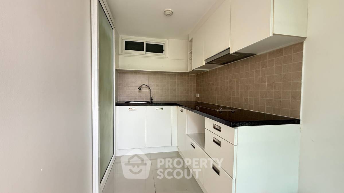 picture 2-BR Condo at U Sabai Rama 4 Kluaynamthai near BTS Phra Khanong (ID 2018323) - 13/22