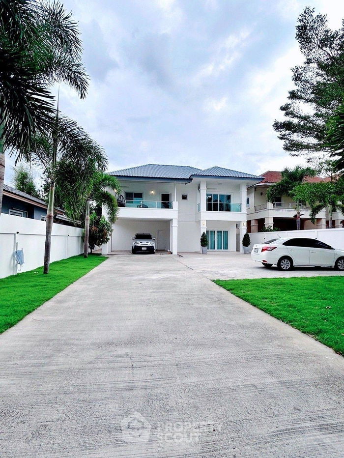 picture 3-BR House close to East Pattaya (ID 1485990) - 1/29