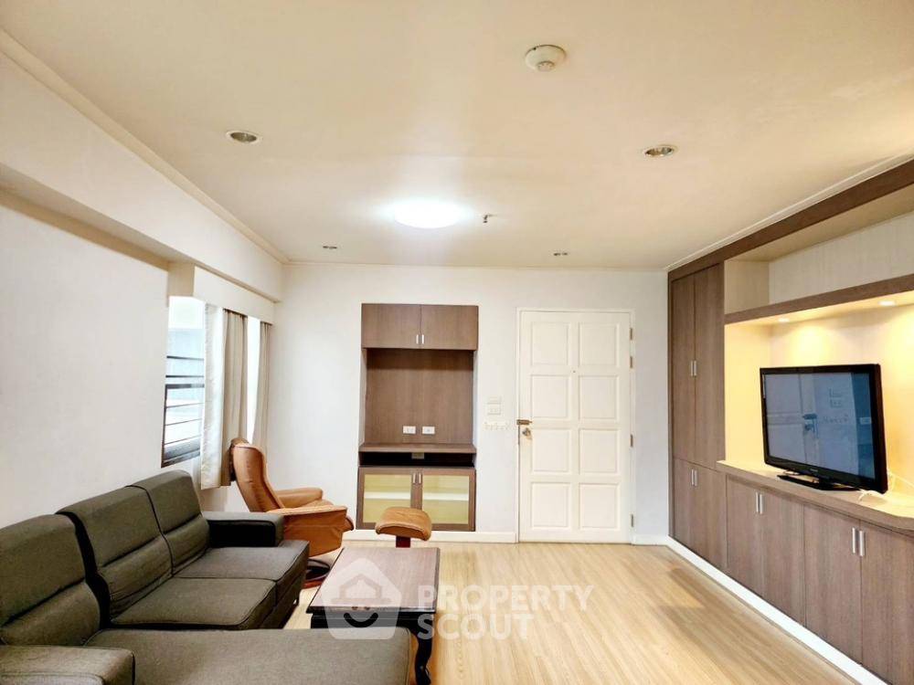 picture 2-BR Condo at Baan Suanpetch Condominium near BTS Phrom Phong (ID 1211260) - 2/3