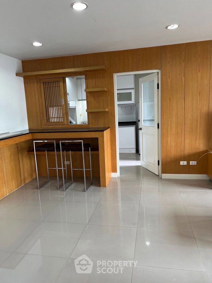 picture 1-BR Condo at Serene Place Sukhumvit 24 Condominium near BTS Phrom Phong (ID 1872124) - 2/6