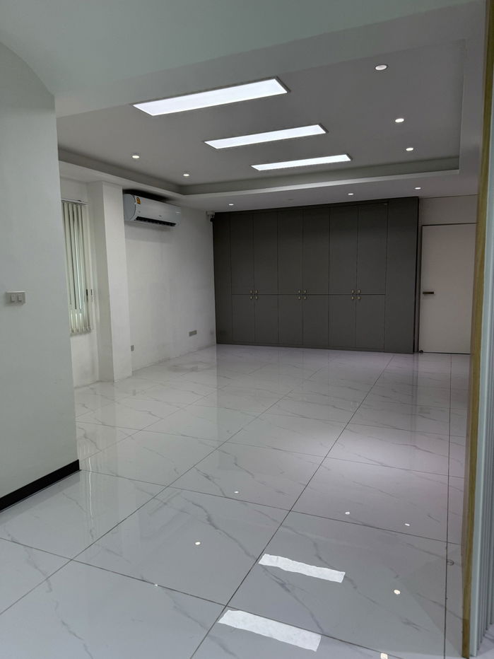 รูป ให้เช่า Home Office สำนักงาน บีสแควร์ พระราม 9-เหม่งจ๋าย ใกล้โรงเรียนนานาชาติสิงคโปร์ - รูปที่ 4/24