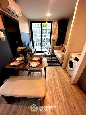 Condos for rent MRT Sutthisan : 2-BR Condo at XT Huaikhwang near MRT Huai Khwang (ID 1521266)