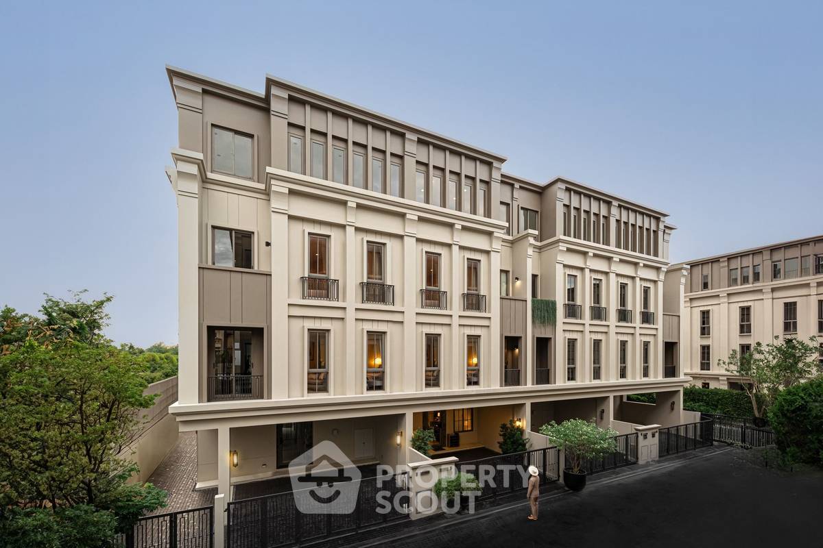 picture 3-BR Townhouse at Veritz Sathupradit 34 in Bang Phong Phang (ID 1429603) - 3/5
