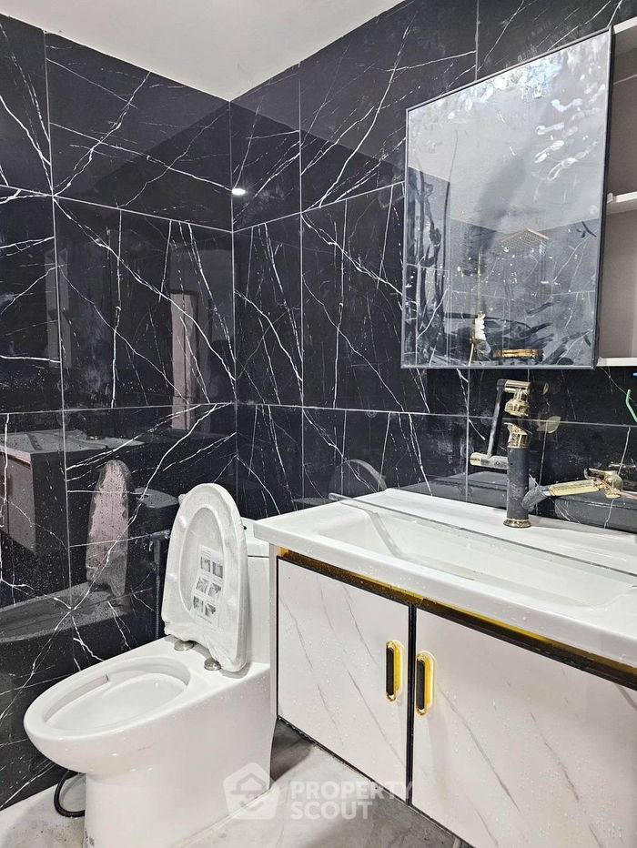 picture 5-BR Condo at Resorta Yen-Akat near MRT Khlong Toei (ID 2027895) - 14/15