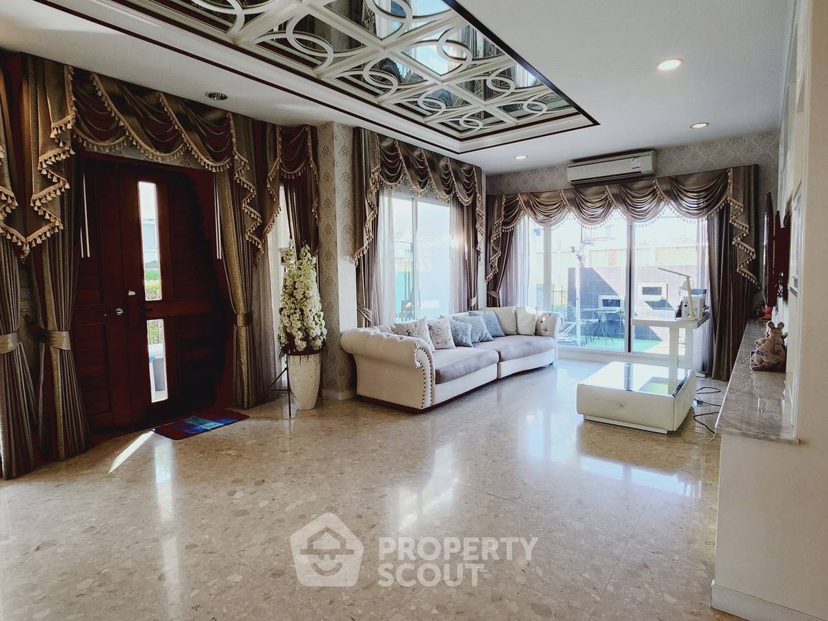 รูป บ้าน 5-ห้องนอน ที่ แกรนด์ บางกอก บูเลอวาร์ด รามอินทรา - เสรีไทย ใน คันนายาว (ID 2150183) - รูปที่ 14/14