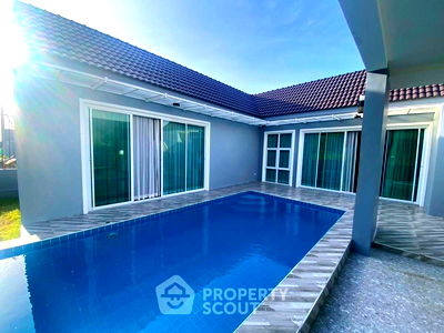Houses for rent Petchburi : 3-BR Villa in Huai Sai Nuea (ID 2292679)
