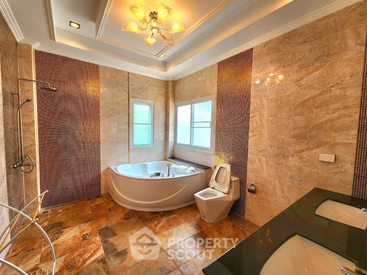 รูป วิลล่า 5-ห้องนอน ที่ บ้านโชคชัย 4 บางเสร่ ใน บางเสร่ (ID 2111281) - รูปที่ 16/21