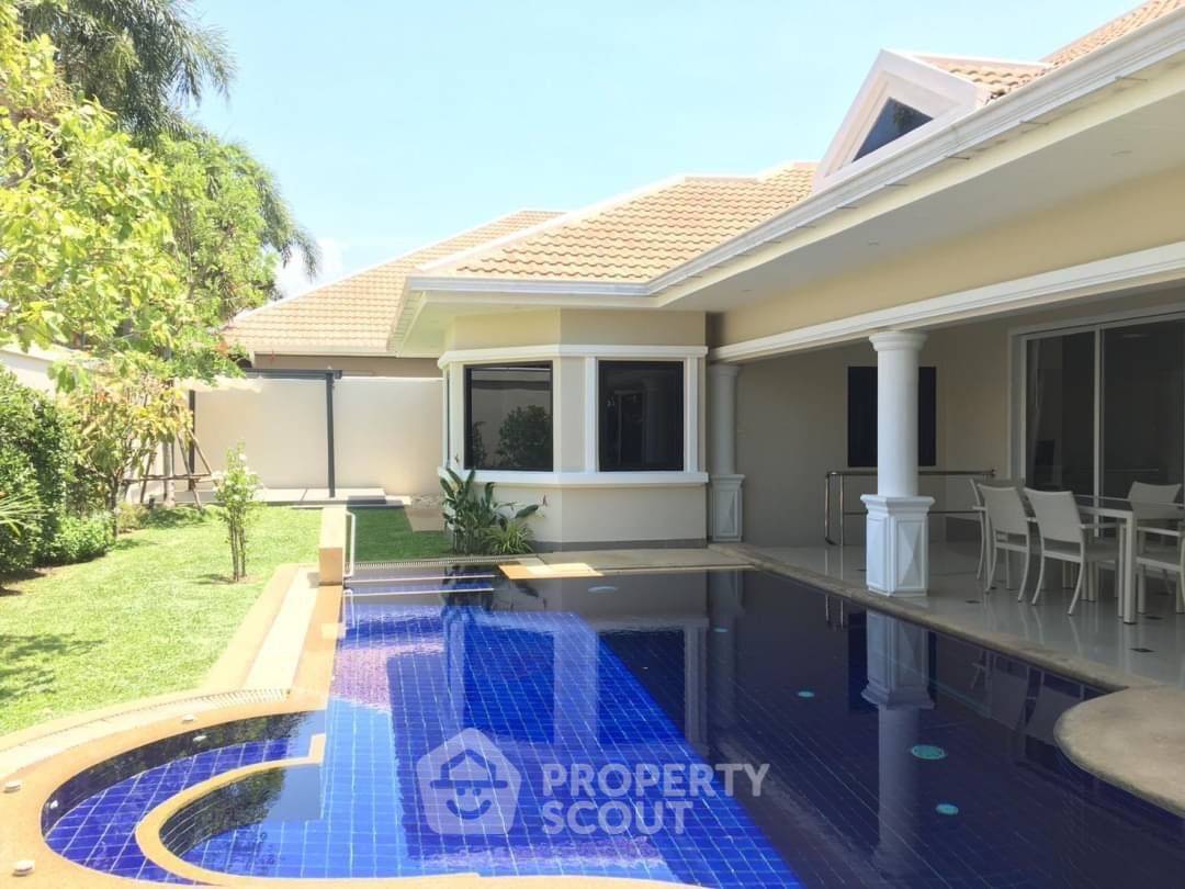 picture 4-BR Villa close to Pattaya South (ID 1540244) - 8/16