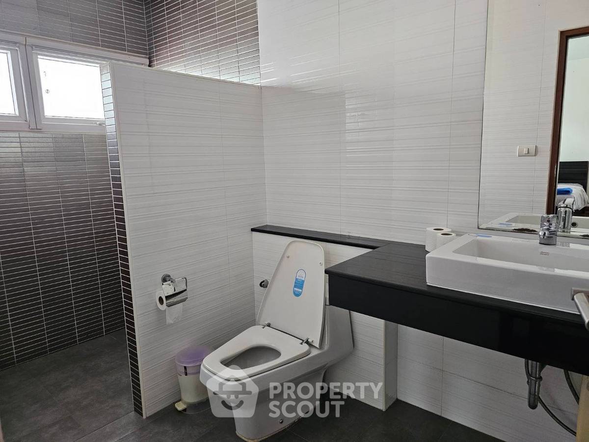 รูป บ้าน 4-ห้องนอน ที่ ซีบรีซ วิลล่า พัทยา ใน บางละมุง (ID 2292592) - รูปที่ 11/17