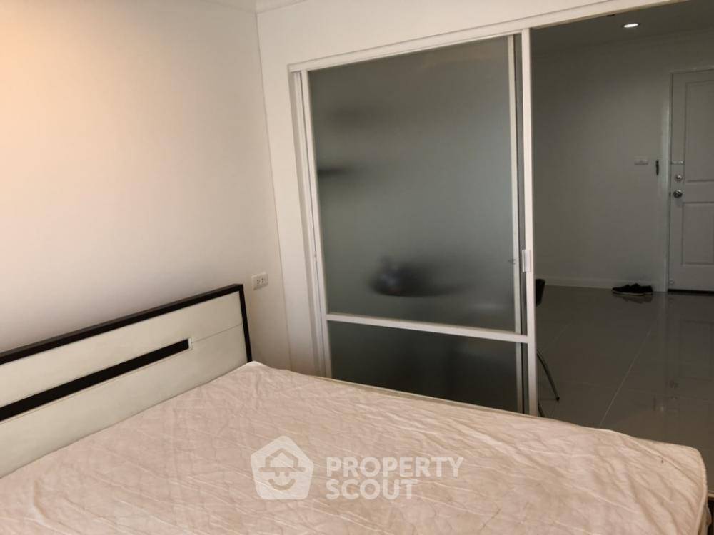 picture 1-BR Condo at Lumpini Place Rama 9–Ratchada near MRT Phra Ram 9 (ID 404563) - 1/7