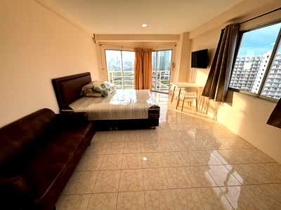 Condos for rent Jomtien Sai 1 : For rent newly furnished studio room, 14th fl seaview, Jomtien beach condominium