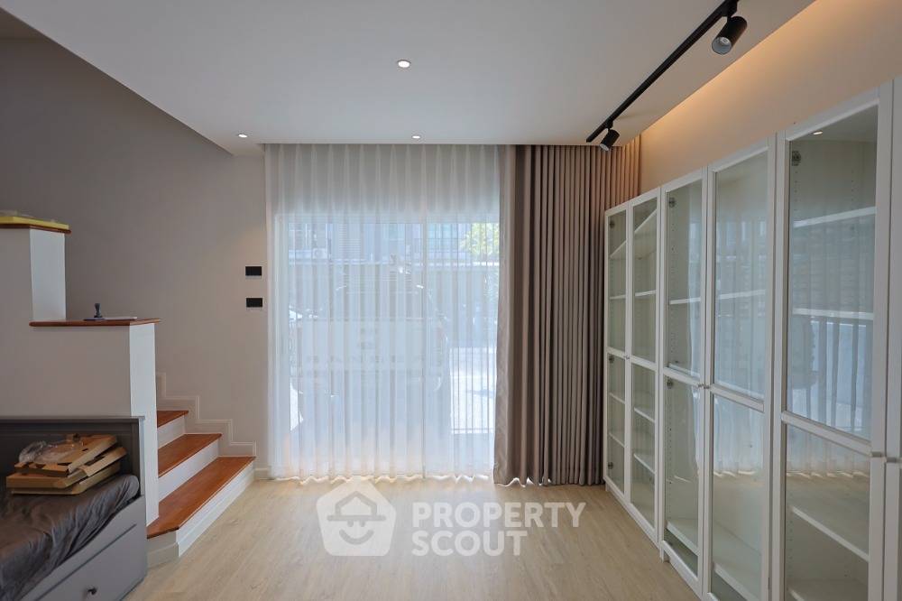 รูป ทาวน์เฮาท์ 3-ห้องนอน ใน ประเวศ (ID 1995270) - รูปที่ 9/29