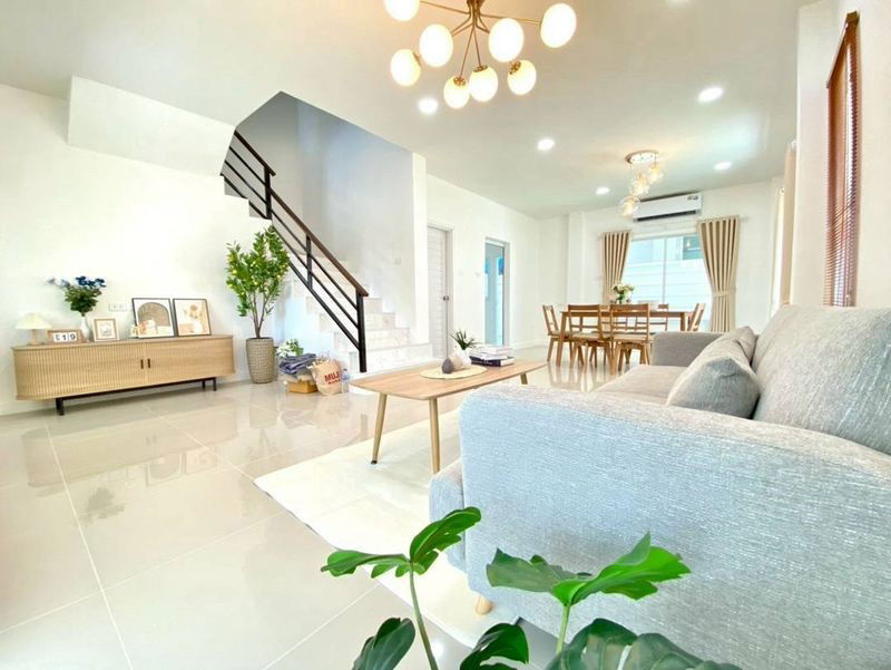 รูป ขายบ้านเดี่ยวมือสอง รีโนเวทใหม่ มบ.เดอะวิสต้า เก้ากิโล-เขาน้ำซับ ศรีราชา  - รูปที่ 2/17