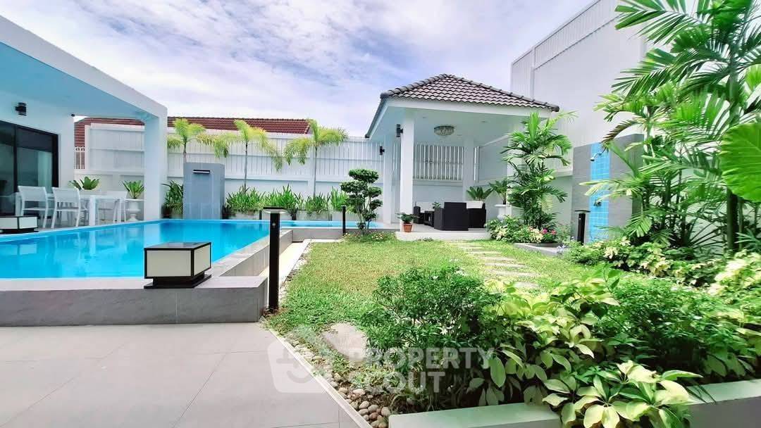 picture 3-BR Villa close to East Pattaya (ID 2155505) - 5/17