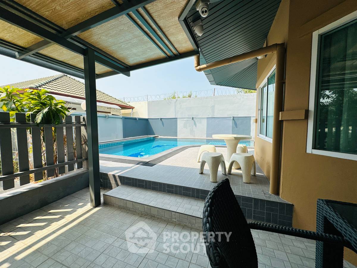 picture 3-BR Villa close to East Pattaya (ID 2068925) - 11/12