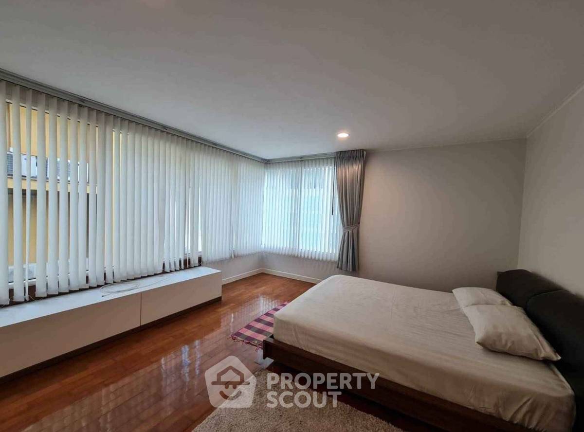 picture 3-BR Condo at Baan Siri Ruedee Condominium near BTS Phloen Chit (ID 2087870) - 8/12