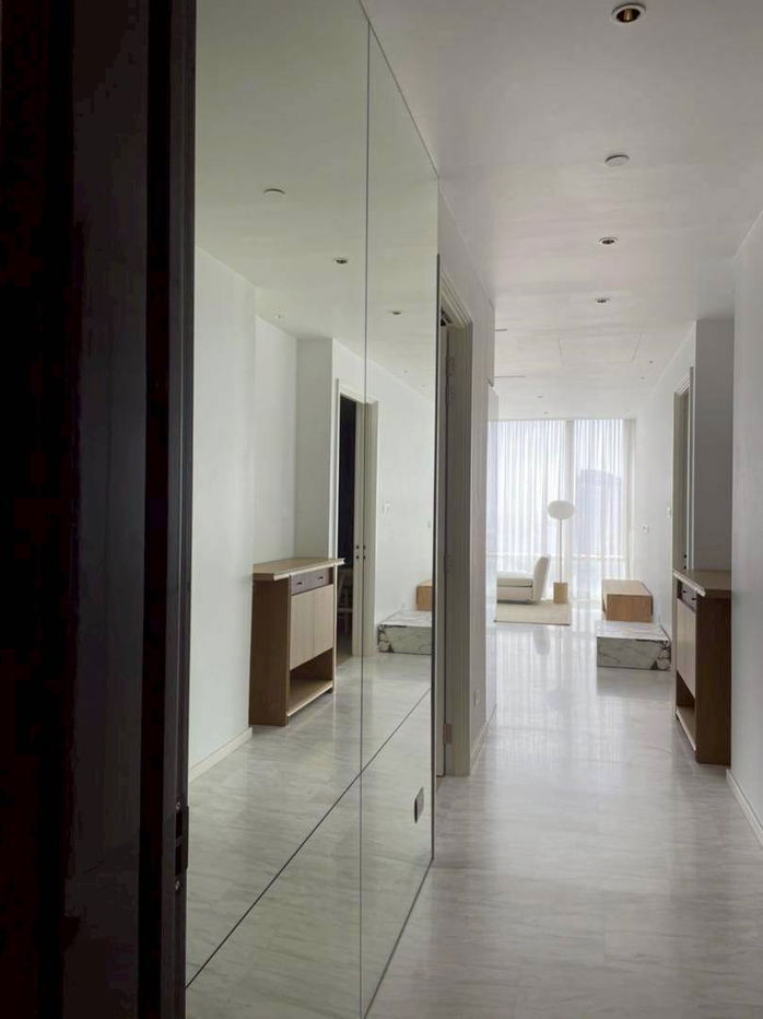 picture ❖ Super Luxury ❖ 30+ floor 117.00 sq.m. | 2 bedrooms 2 bathrooms | Near BTS Saphan Taksin 6 minutes, Asiatique The Riverfront 5 minutes - 10/11
