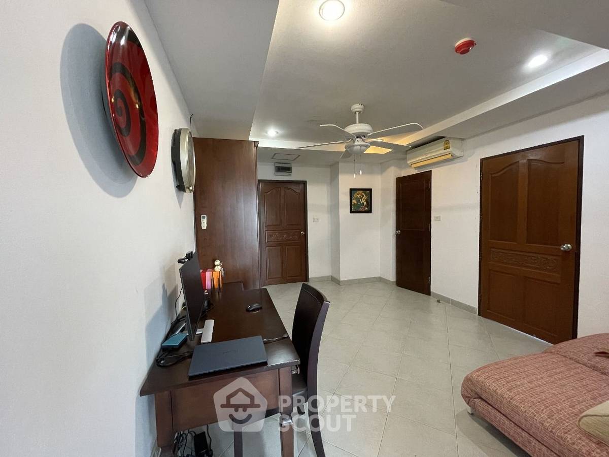 picture 3-BR Condo at Jomtien Beach Mountain Condominiums close to Pattaya (ID 2191298) - 9/19
