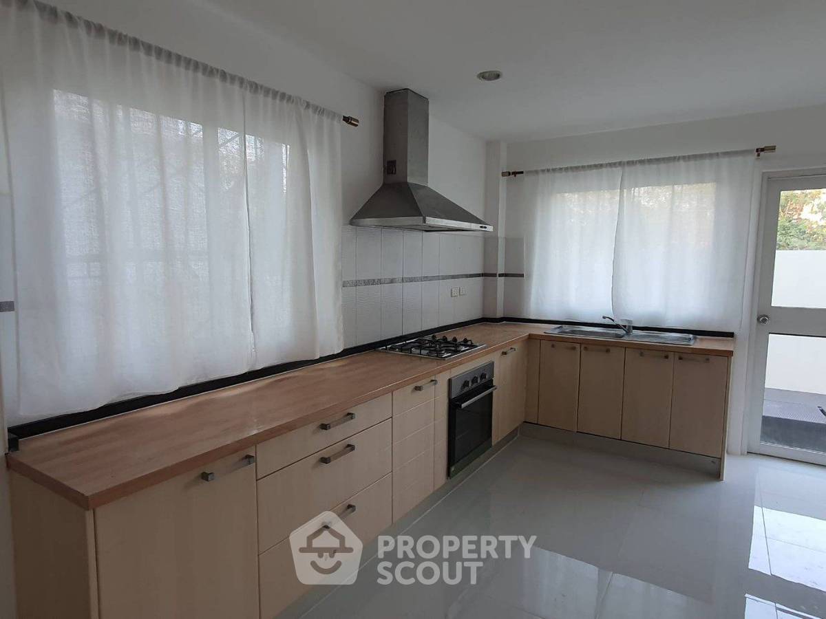picture 3-BR Villa close to Pattaya (ID 1881728) - 7/15