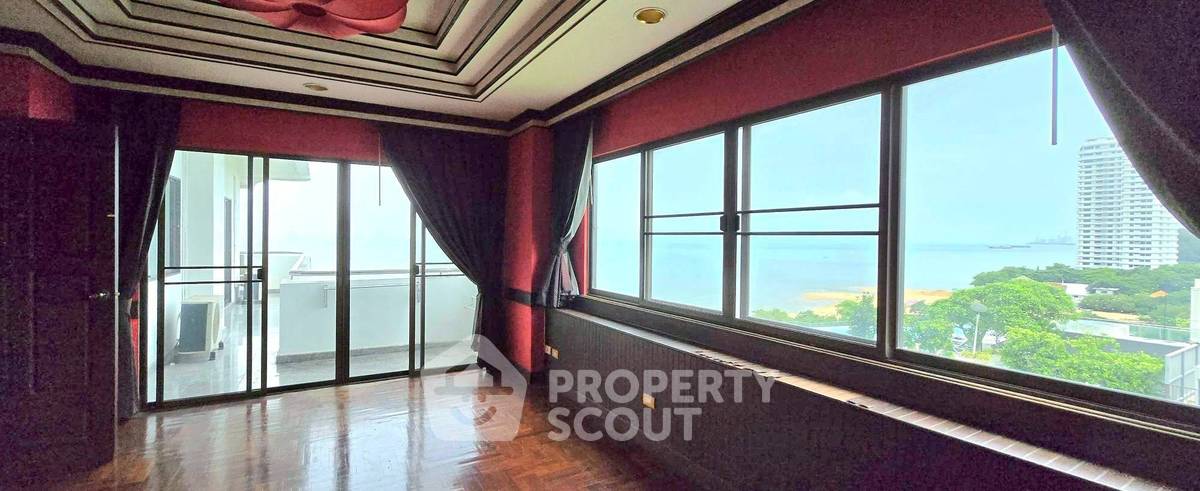 picture 3-BR Condo at Beach Villa Viphavadee Condo close to Bangsaray (ID 2139659) - 7/11