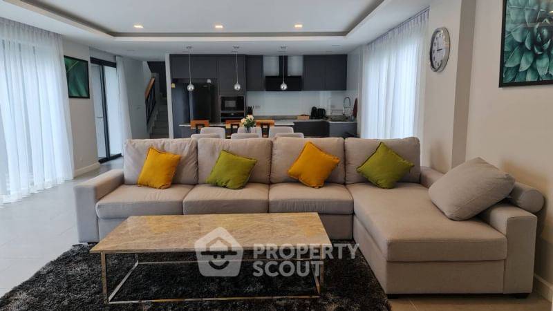 picture 4-BR Villa at Serenity Jomtien Pool Villas close to Pattaya (ID 2002937) - 4/17