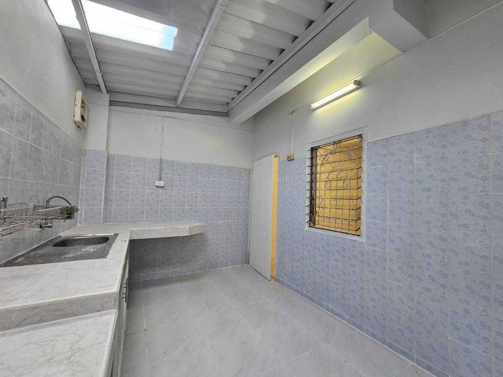 picture S484 [For Sale] 2-storey townhouse, Preecha Village 8 🚆 MRT SAT Station / Hua Mak 💰 Price only 2.49 million baht. - 12/20